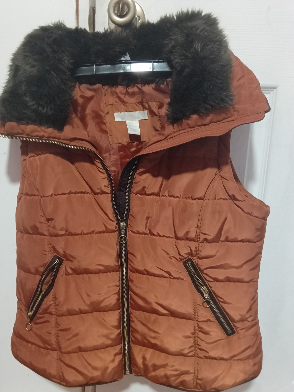 H&M Rust Brown Quilted Puffer Vest with Dark Brown Faux-Fur Collar